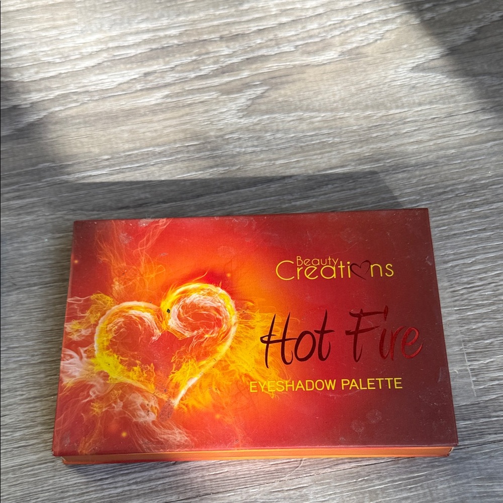 Beauty Creations Hot Fire Eyeshadow Palette - Red & Orange
